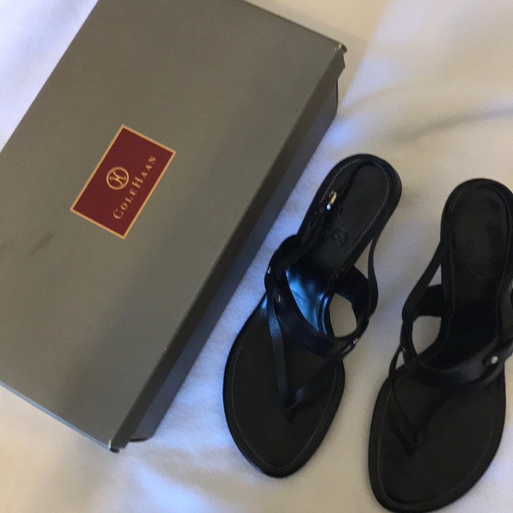 Cole Haan Black Lexa Thong Healed Sandal size 9